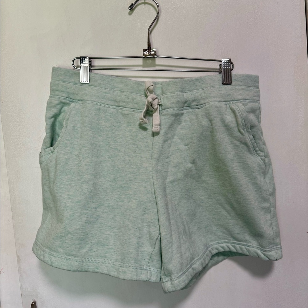 32 Degrees Cool Shorts ~ Size M